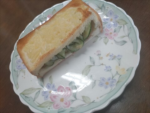 まぐろカツときゅうりサンド